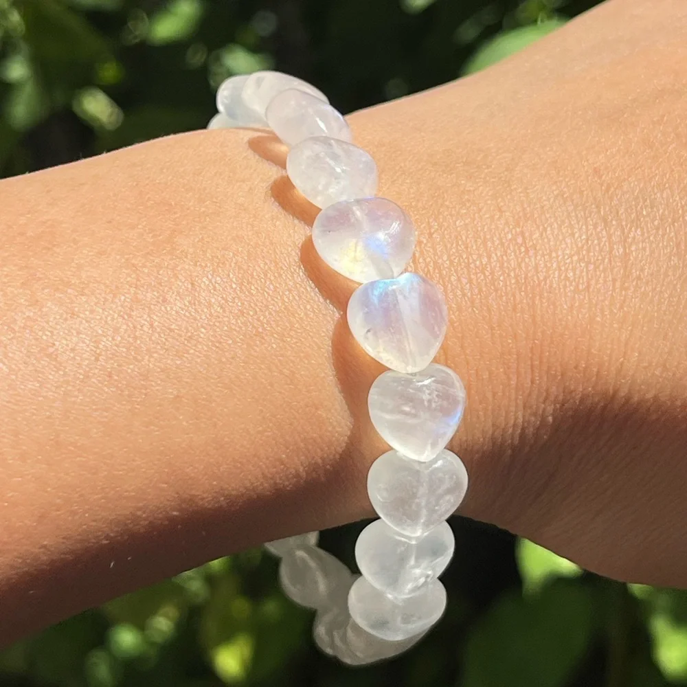 11mm stretchable high quality flashy Moonstone‎ heart bracelet